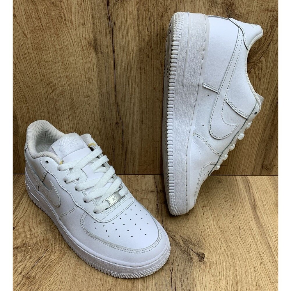 Nike Air Force 1 Low LE Triple White Sneakers Shoes  DH2920-111 Youth (GS) Sz 6Y